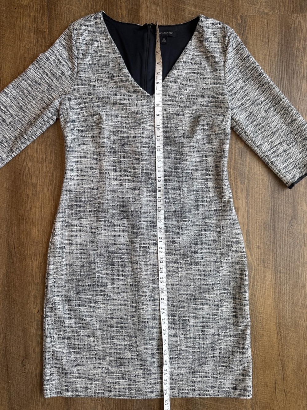 Banana Republic Women’s Classic V-Neck Black and White Sheath Dress Size Medium - Picture 5 of 11